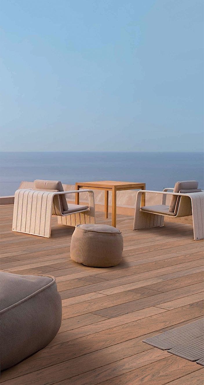 Terrasse au bord de la Méditerranée